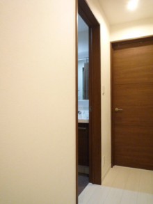 戸建て階段部分に建具を取り付け冷暖房効率ＵＰ！！